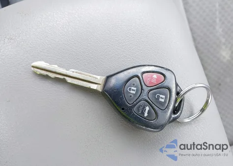 2009 Toyota Camry Le z USA, uszkodzony, nr VIN 4T1BE46K59U807657